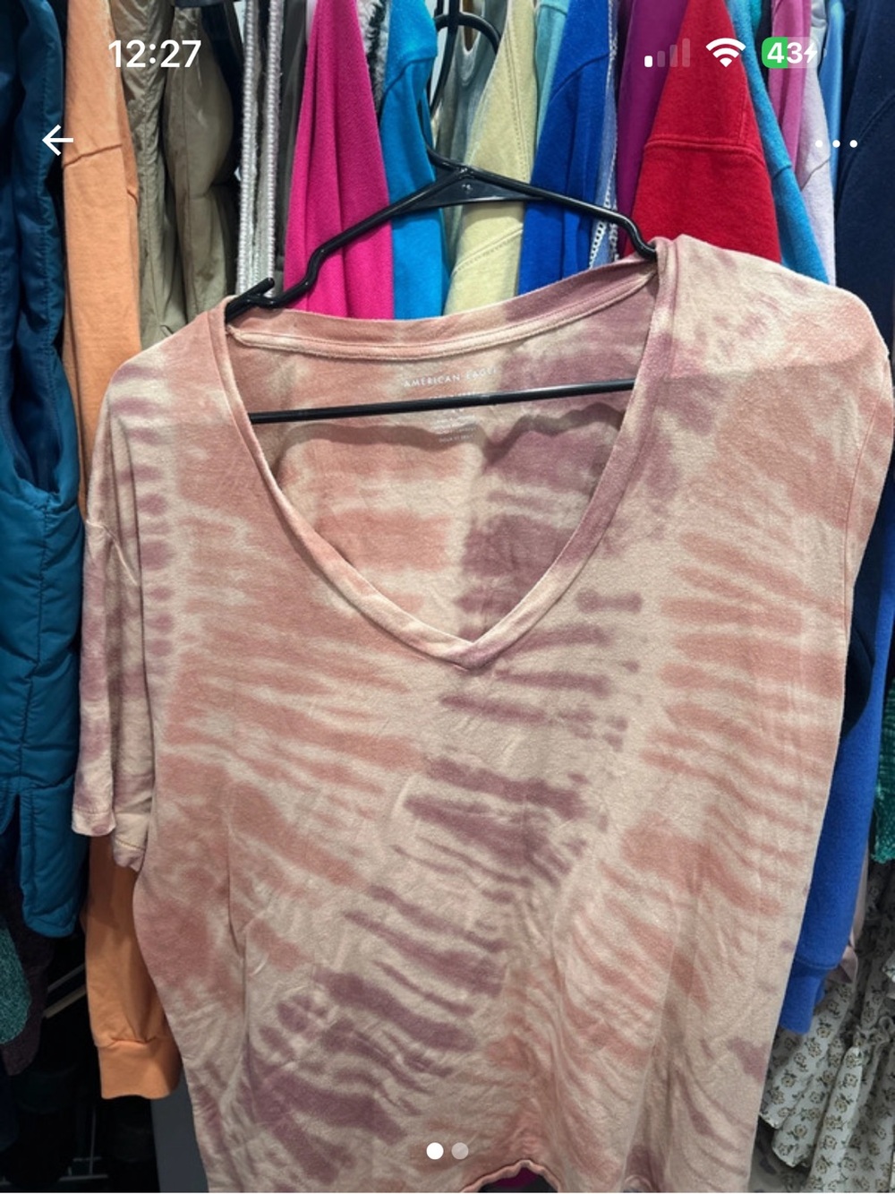 American Eagle Outfitters Short-Sleeve V-Neck Tie-Dye Tee in Blush and Mauve